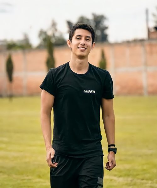 man, athletics, exercise, t-shirt, male, person, modelo, atractivo, sonrisa, asiático, encantador, gente, diversidad, verde, ropa negra, photoshoot, pride, gorgeous, naturaleza, gymrat, futbolista, deportista, atletismo, hombre gay